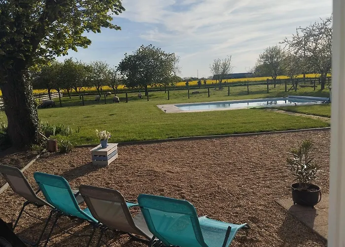 Gite A La Campagne -Maison Individuelle -Piscine