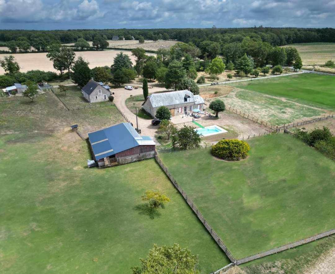 Ferienhaus A La Campagne -maison Individuelle -piscine Semblançay