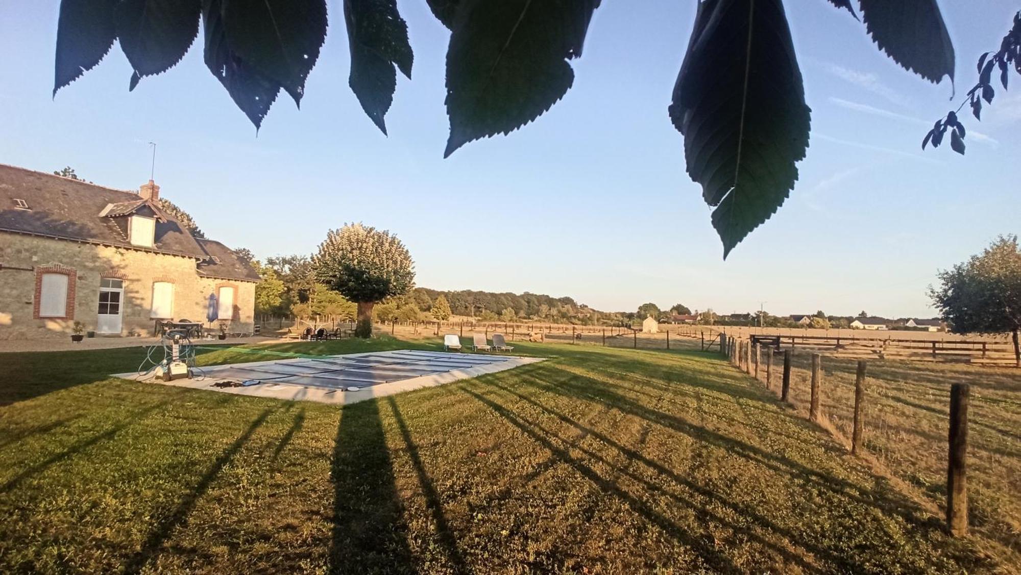 A La Campagne -maison Individuelle -piscine *