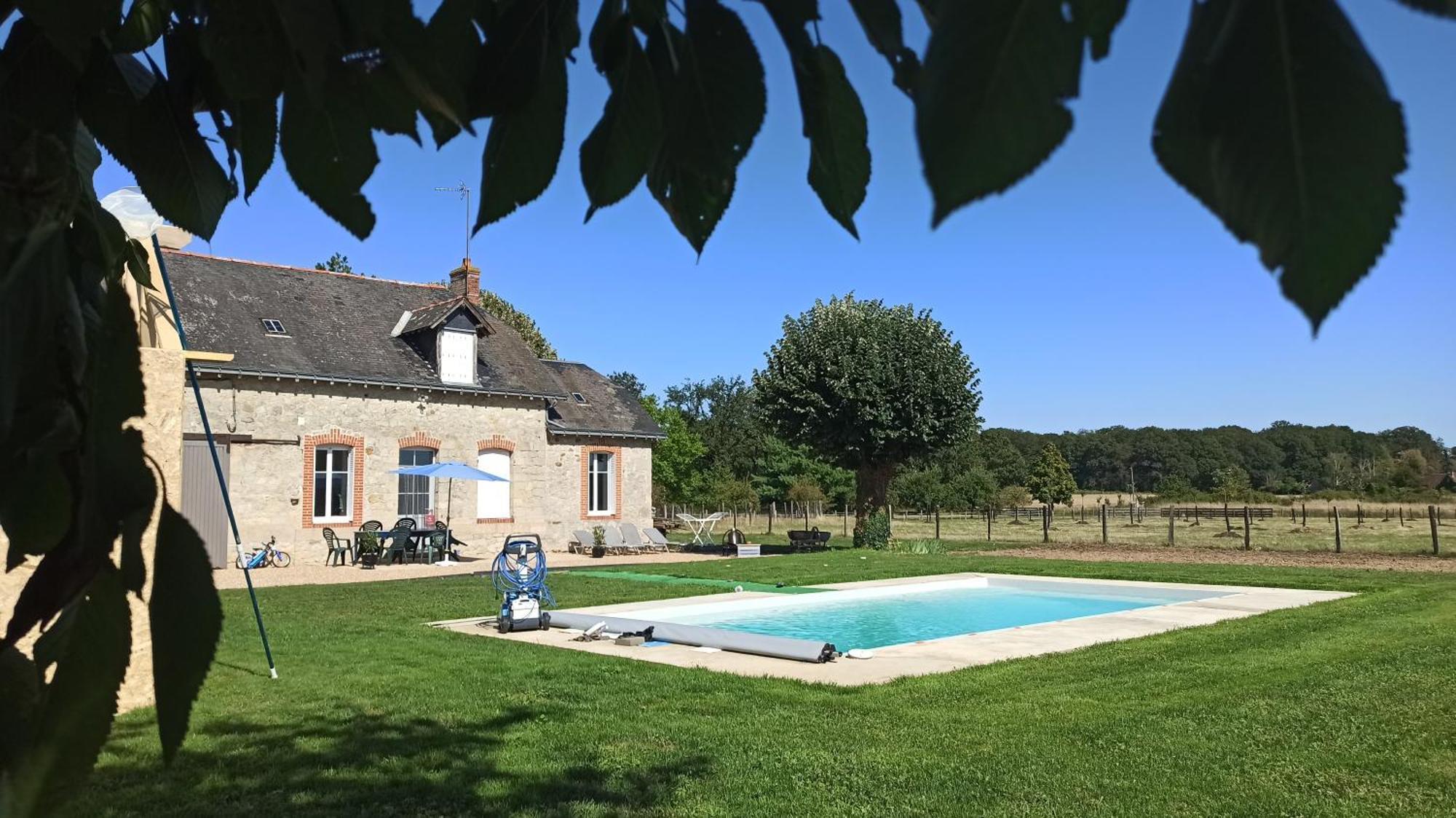 A La Campagne -maison Individuelle -piscine *
